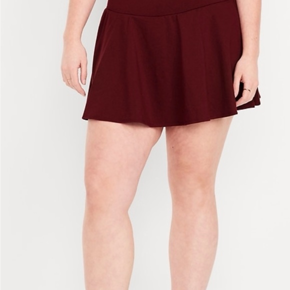 Old Navy Burgundy Workout Skirt - Picture 1 of 2